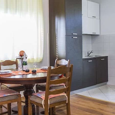 Apartment Amber Koromačno Rom bilde