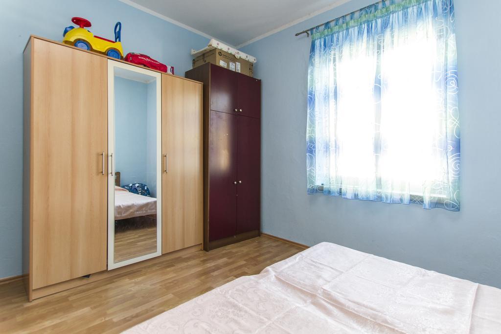 Apartment Amber Koromačno Rom bilde