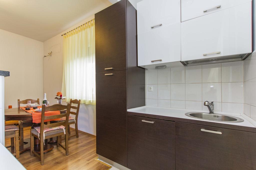 Apartment Amber Koromačno Rom bilde
