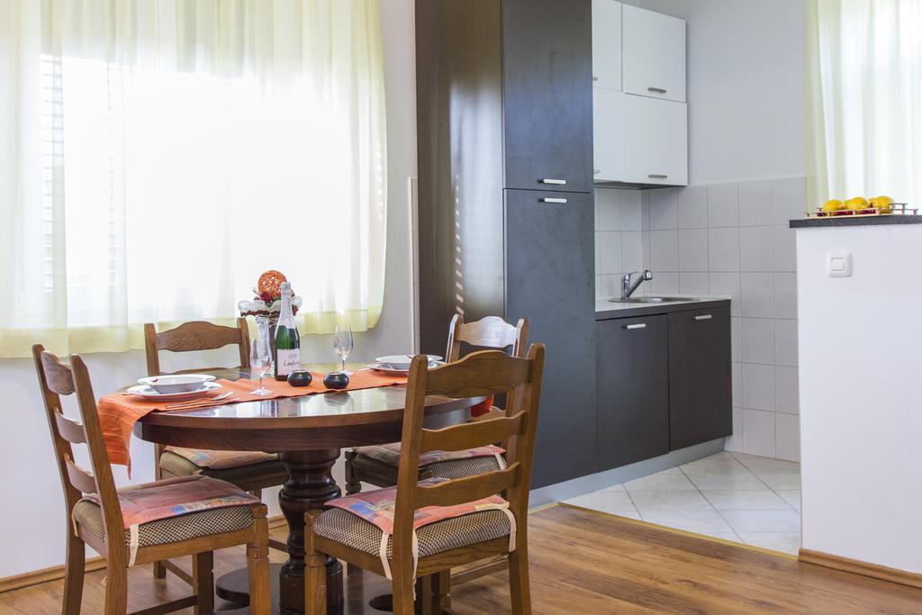 Apartment Amber Koromačno Rom bilde